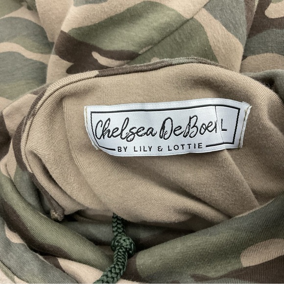 Chelsea‎ DeBoer By Lily & Lottie Camo Cowl Neck Tunic Top Size Large - Picture 6 of 7